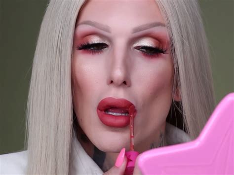 Jeffree Star opened up about questioning his gender。